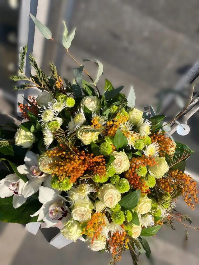 Flower Basket "Sunny Breath" | ծաղիկներ, ծաղկեպսակներ, բույսեր - առաքում Երևան