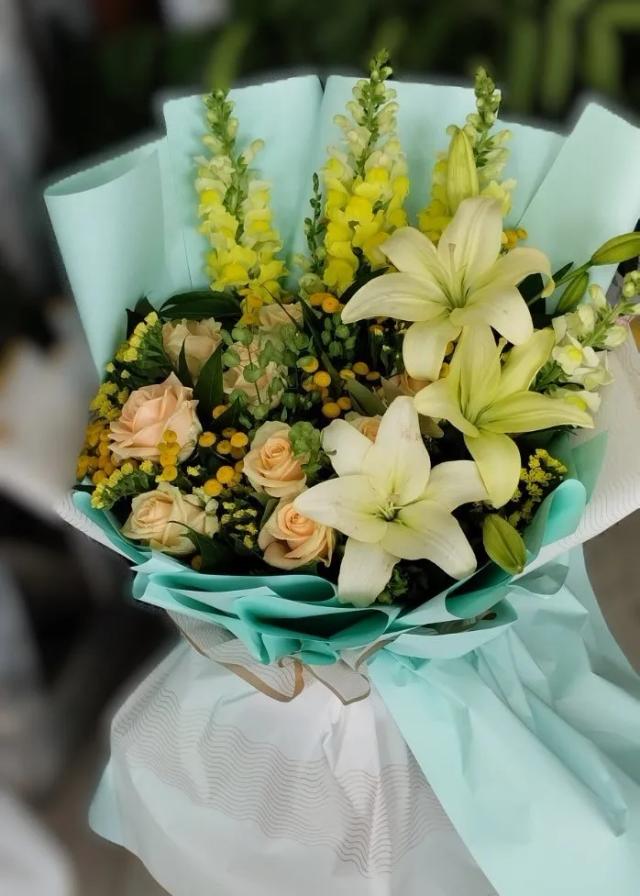 Bouquet Lilia | ծաղիկներ, ծաղկեպսակներ, բույսեր - առաքում Երևան
