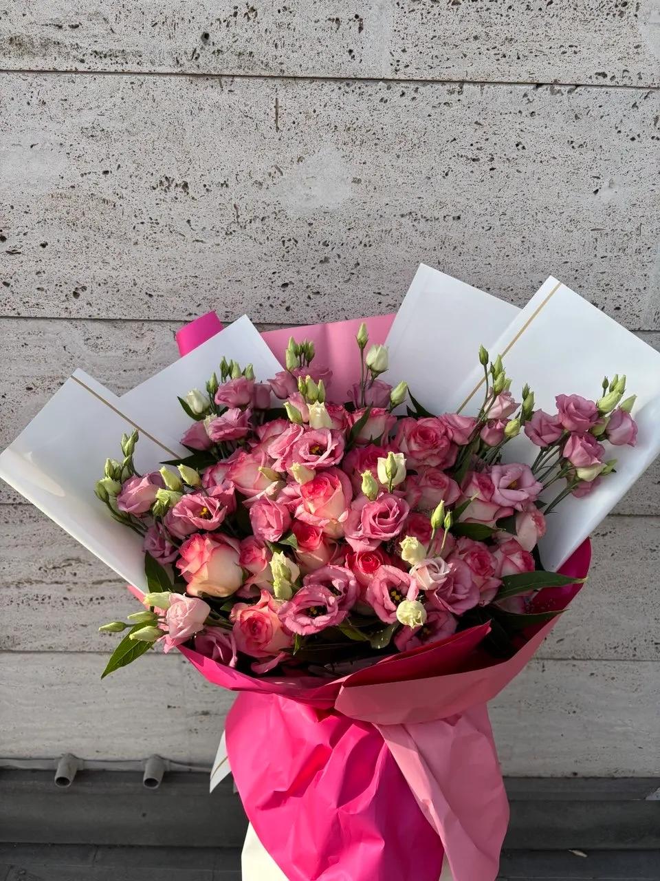 Букет из лизиантуса и роз | ծաղիկներ, ծաղկեպսակներ, բույսեր Երևան