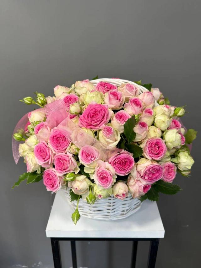 Bunch of roses in a basket | ծաղիկներ, ծաղկեպսակներ, բույսեր - առաքում Երևան
