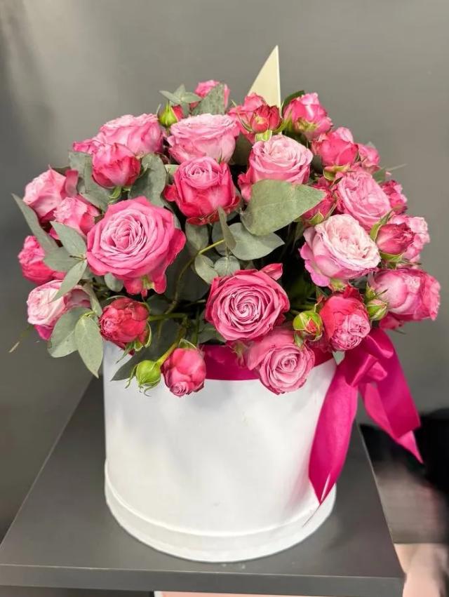 Pink roses in a box | ծաղիկներ, ծաղկեպսակներ, բույսեր - առաքում Երևան