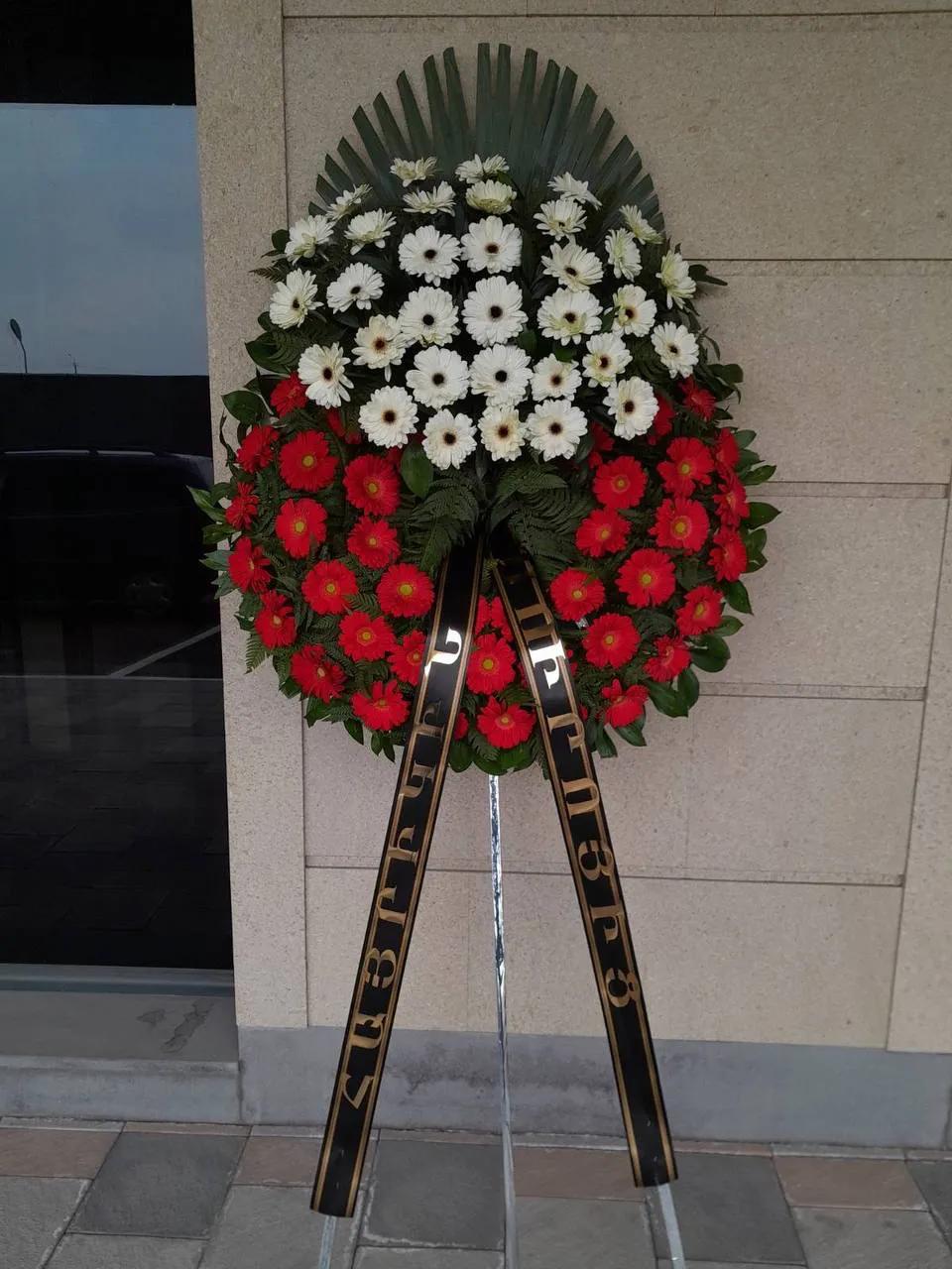 Wreath - oval design of gerberas, available for delivery. | ծաղիկներ, ծաղկեպսակներ, բույսեր Երևան