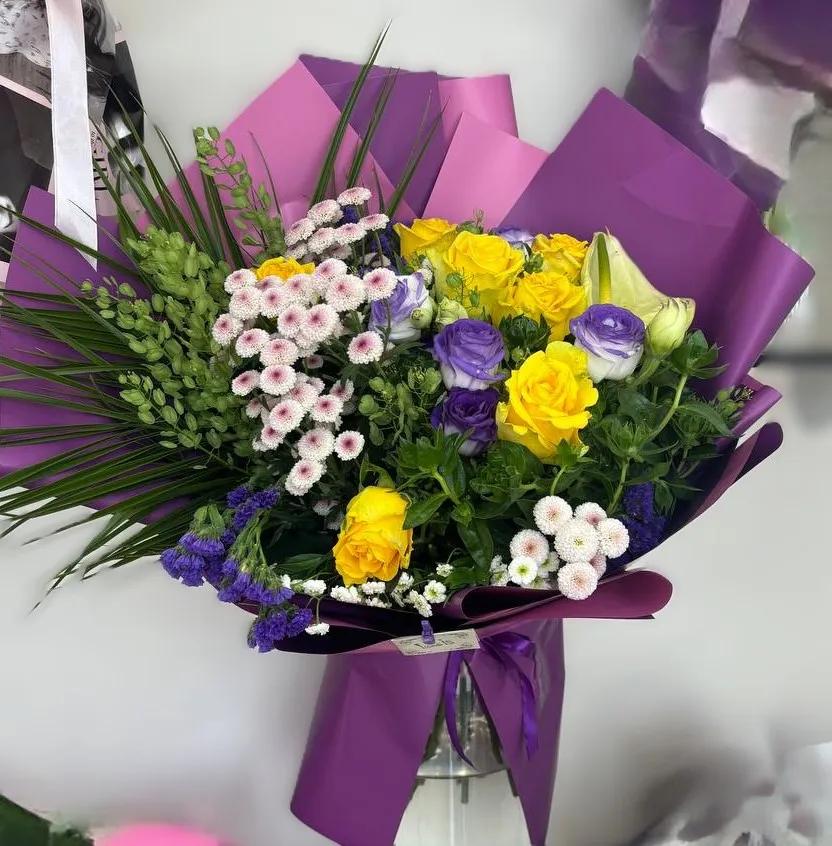 Roses and chrysanthemum in one bouquet | ծաղիկներ, ծաղկեպսակներ, բույսեր Երևան
