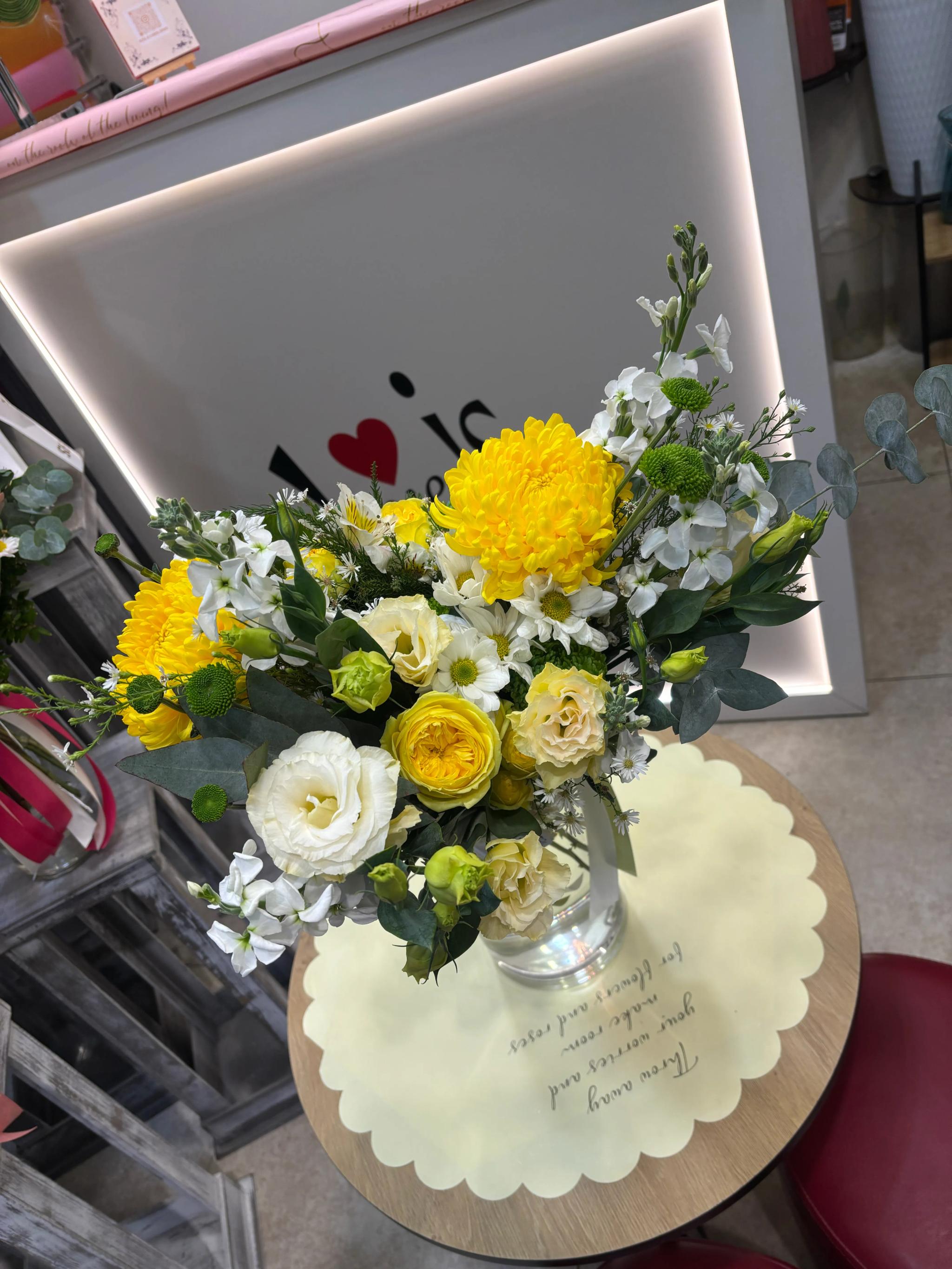 A bright bunch | ծաղիկներ, ծաղկեպսակներ, բույսեր Երևան