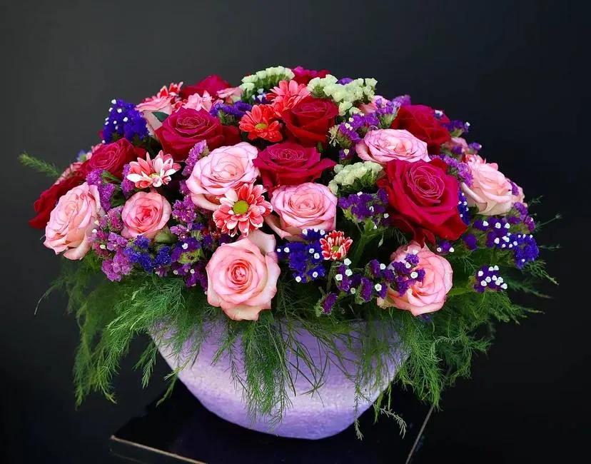 Roses in a vase | ծաղիկներ, ծաղկեպսակներ, բույսեր Երևան