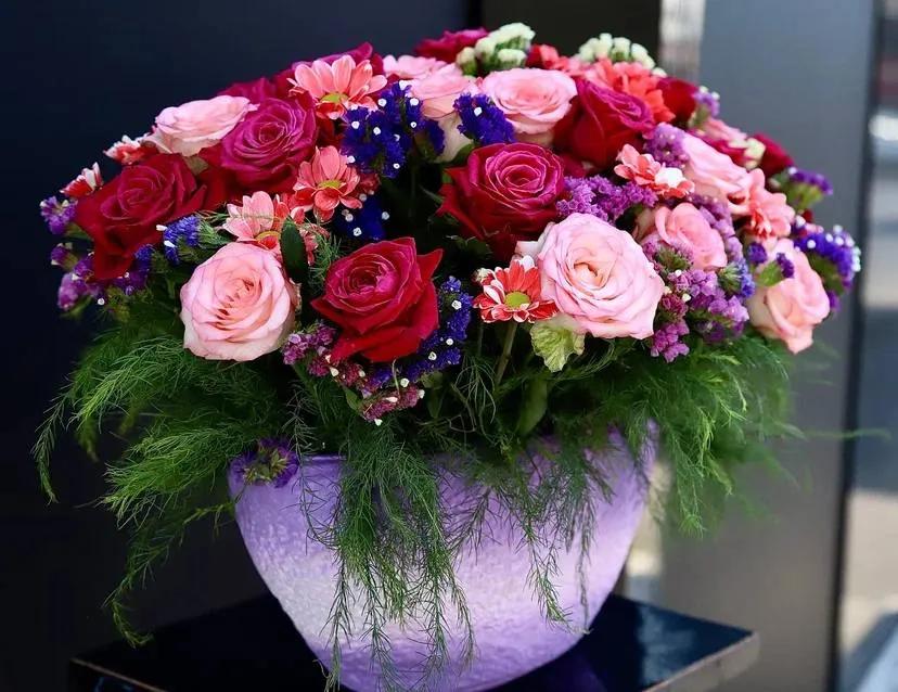 Roses in a vase | ծաղիկներ, ծաղկեպսակներ, բույսեր Երևան