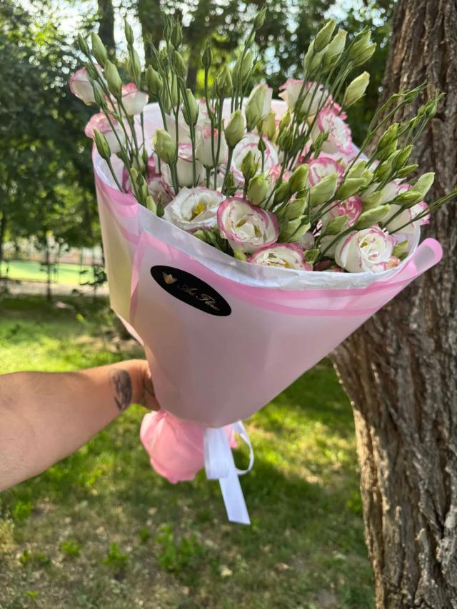 A bouquet of lisianthus | ծաղիկներ, ծաղկեպսակներ, բույսեր - առաքում Երևան