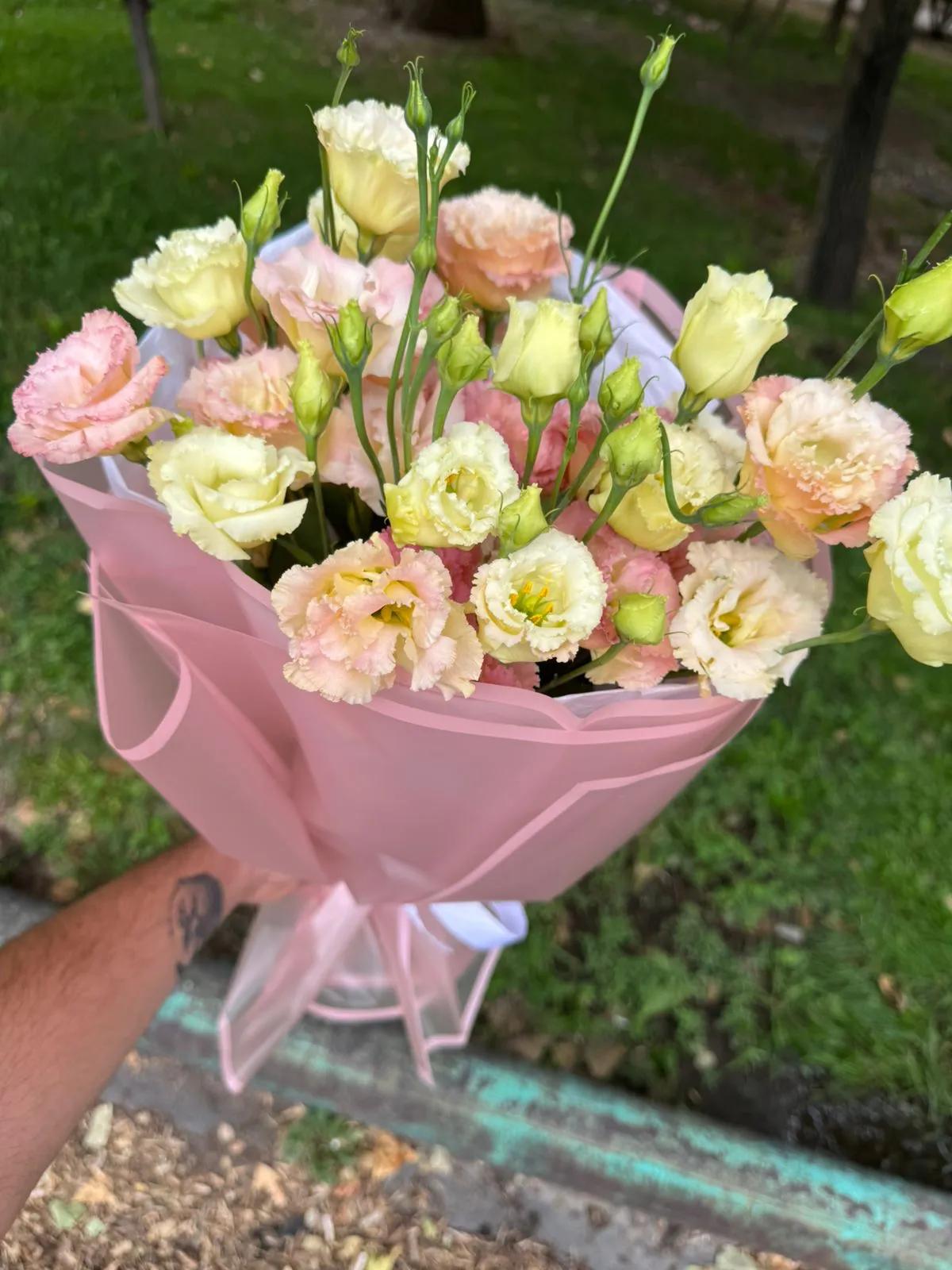 A bouquet of lisianthus | ծաղիկներ, ծաղկեպսակներ, բույսեր Երևան