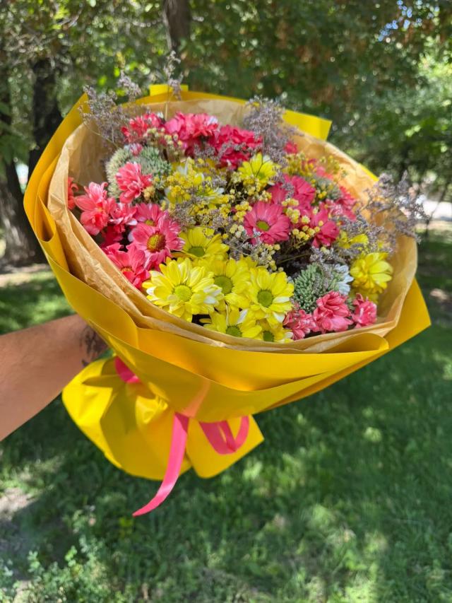 A bouquet of chrysanthemums | ծաղիկներ, ծաղկեպսակներ, բույսեր - առաքում Երևան