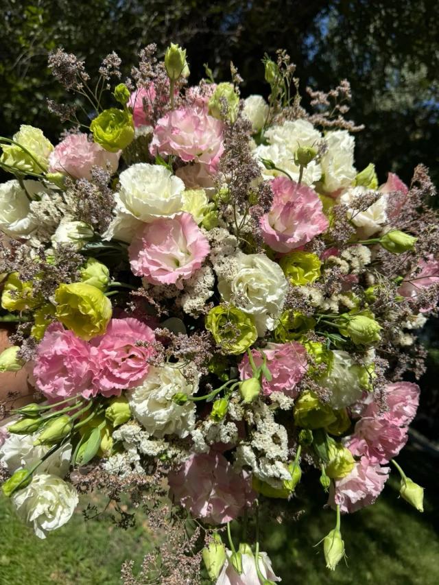 Bunch of colorful lisianthus | ծաղիկներ, ծաղկեպսակներ, բույսեր - առաքում Երևան