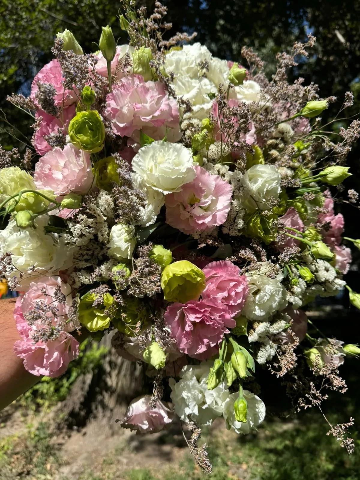 Bunch of colorful lisianthus | ծաղիկներ, ծաղկեպսակներ, բույսեր Երևան