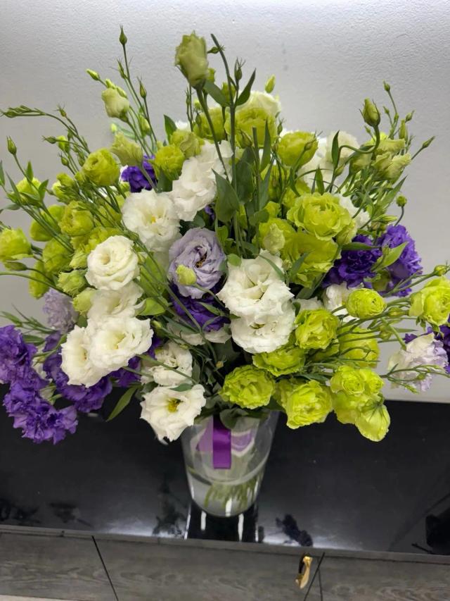 Bunch of lisianthus | ծաղիկներ, ծաղկեպսակներ, բույսեր - առաքում Երևան