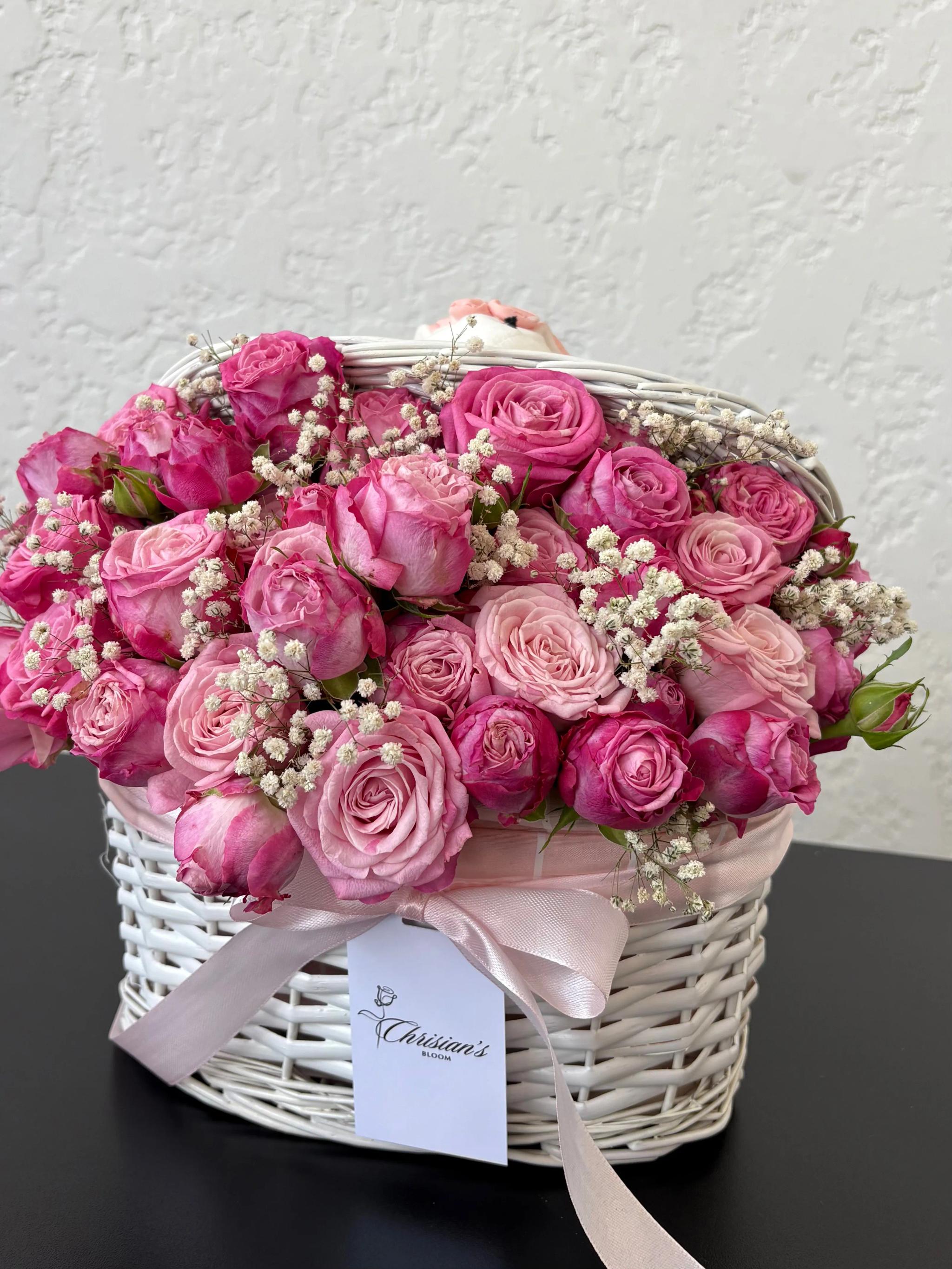 Roses in a basket | ծաղիկներ, ծաղկեպսակներ, բույսեր Երևան