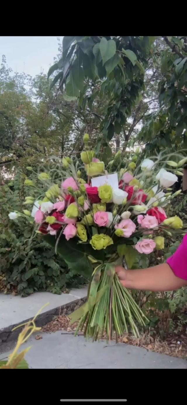 An elegant bunch of lisianthus | ծաղիկներ, ծաղկեպսակներ, բույսեր - առաքում Երևան
