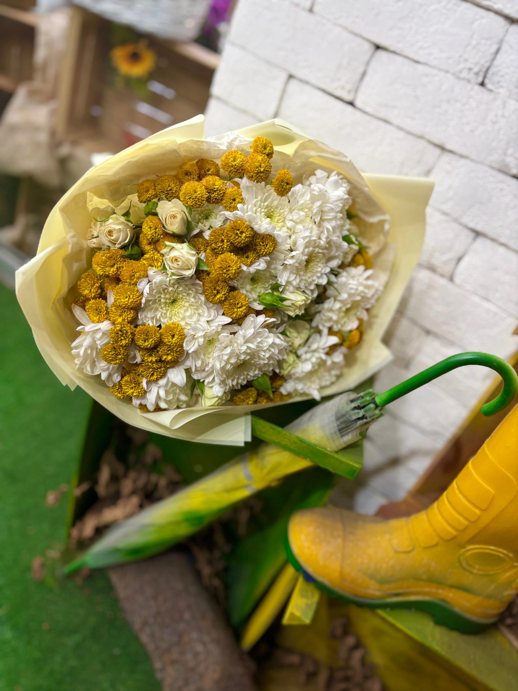 A gorgeous bouquet of chrysanthemums | ծաղիկներ, ծաղկեպսակներ, բույսեր Երևան
