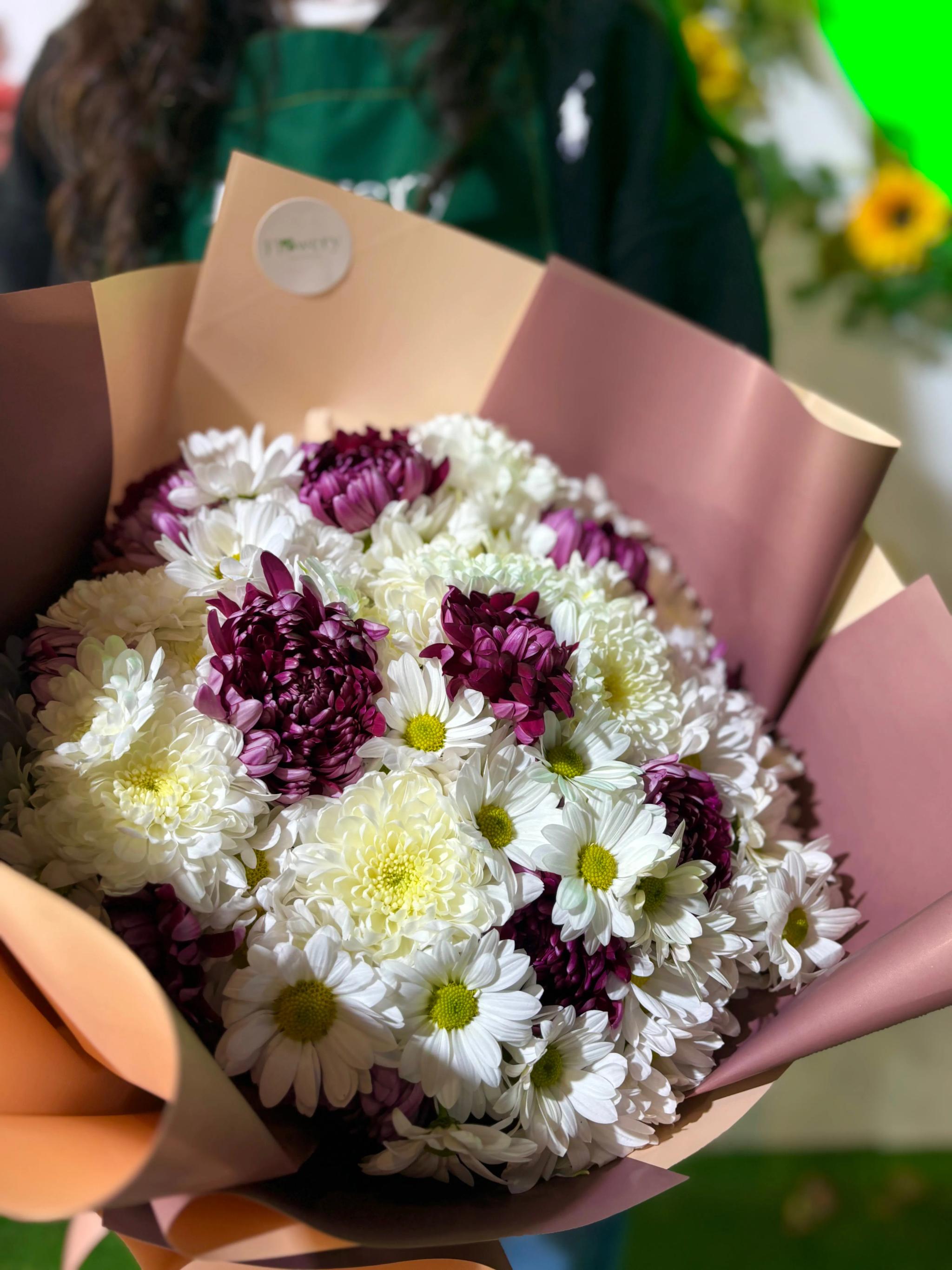 A gorgeous bouquet of chrysanthemums | ծաղիկներ, ծաղկեպսակներ, բույսեր Երևան