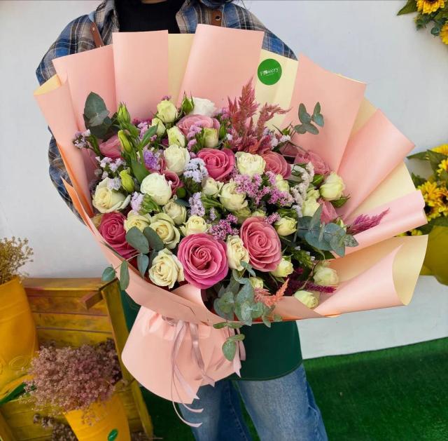 Bunch "Mix of Roses" | ծաղիկներ, ծաղկեպսակներ, բույսեր - առաքում Երևան