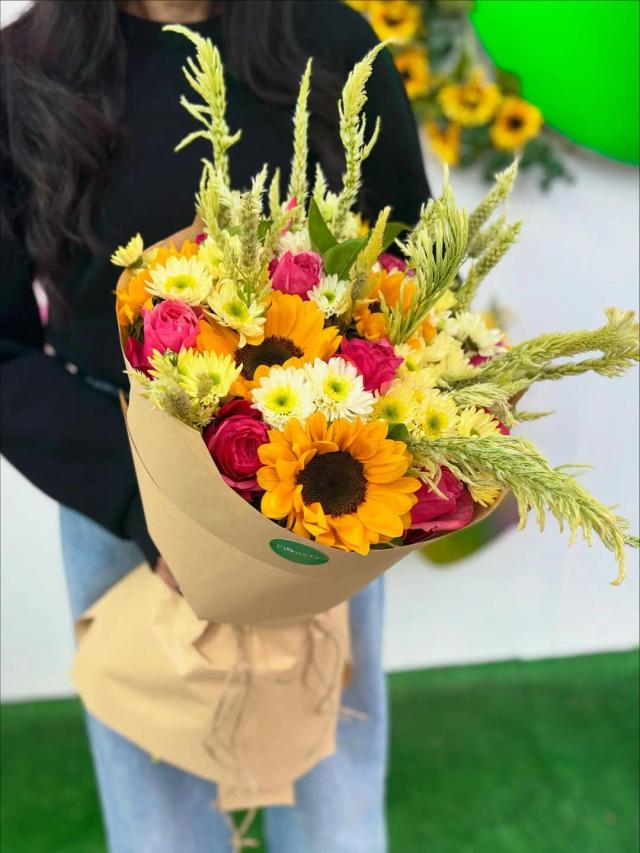 A colorful bunch | ծաղիկներ, ծաղկեպսակներ, բույսեր - առաքում Երևան