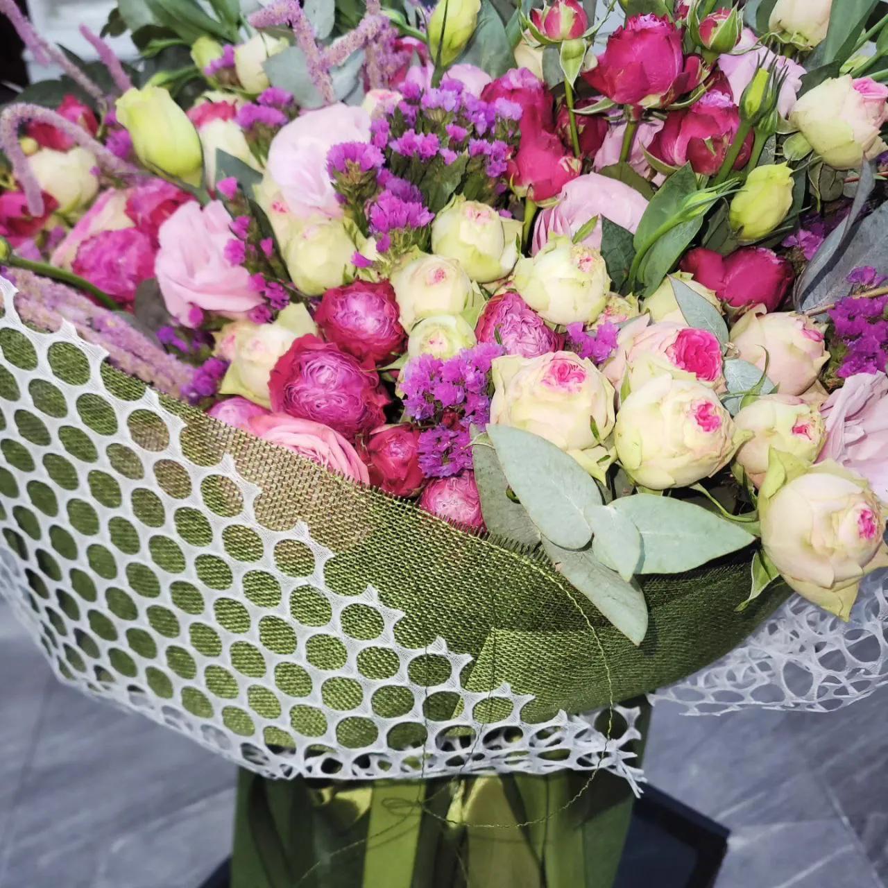 A bunch of lisianthus and bunch roses | ծաղիկներ, ծաղկեպսակներ, բույսեր Երևան