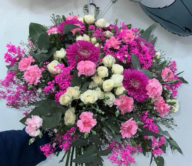 Ծաղկային կոմպոզիցիա | ծաղիկներ, ծաղկեպսակներ, բույսեր - առաքում Երևան