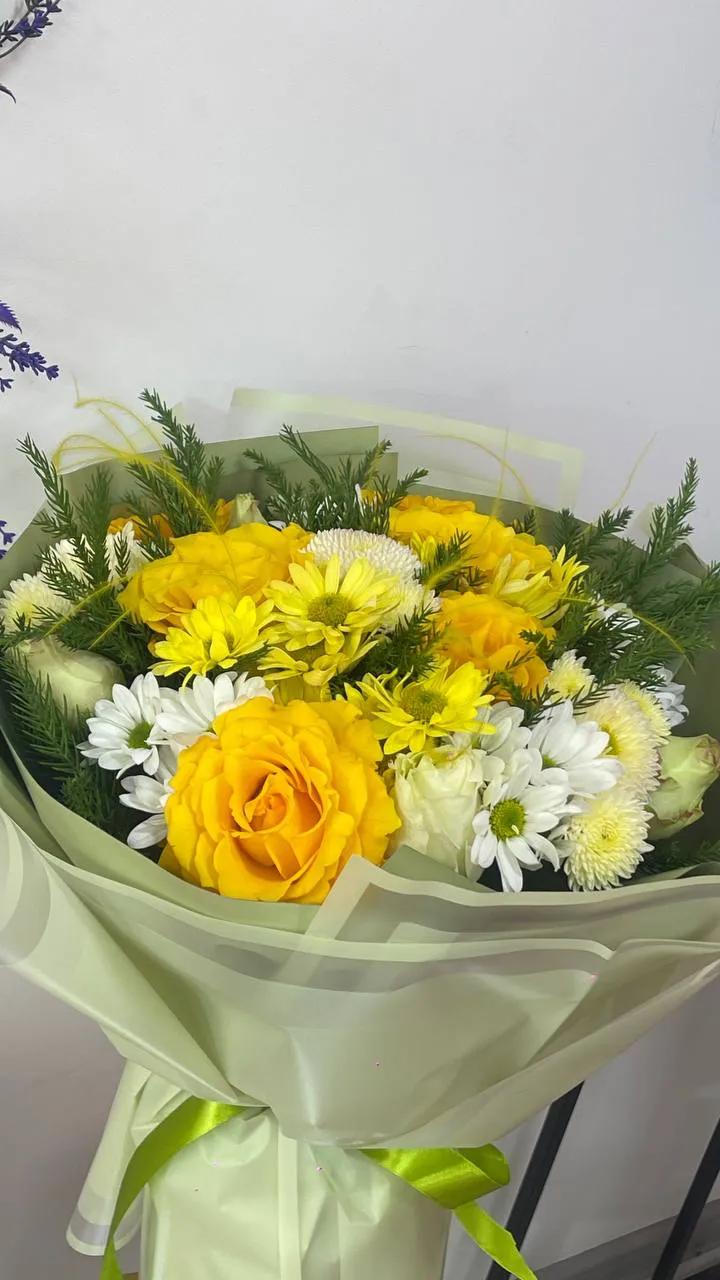 A bouquet of roses and chrysanthemums | ծաղիկներ, ծաղկեպսակներ, բույսեր Երևան