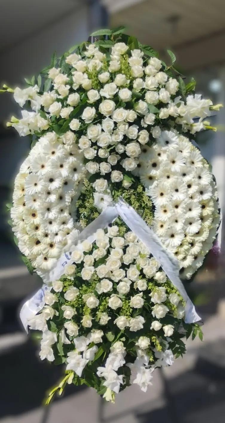 Wreath – Premium White Circular Design | ծաղիկներ, ծաղկեպսակներ, բույսեր Երևան Wreath – Premium White Circular Design | ծաղիկներ, ծաղկեպսակներ, բույսեր Երևան