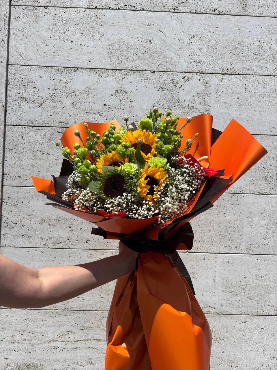 A bunch of sunflowers | ծաղիկներ, ծաղկեպսակներ, բույսեր Երևան A bunch of sunflowers | ծաղիկներ, ծաղկեպսակներ, բույսեր Երևան