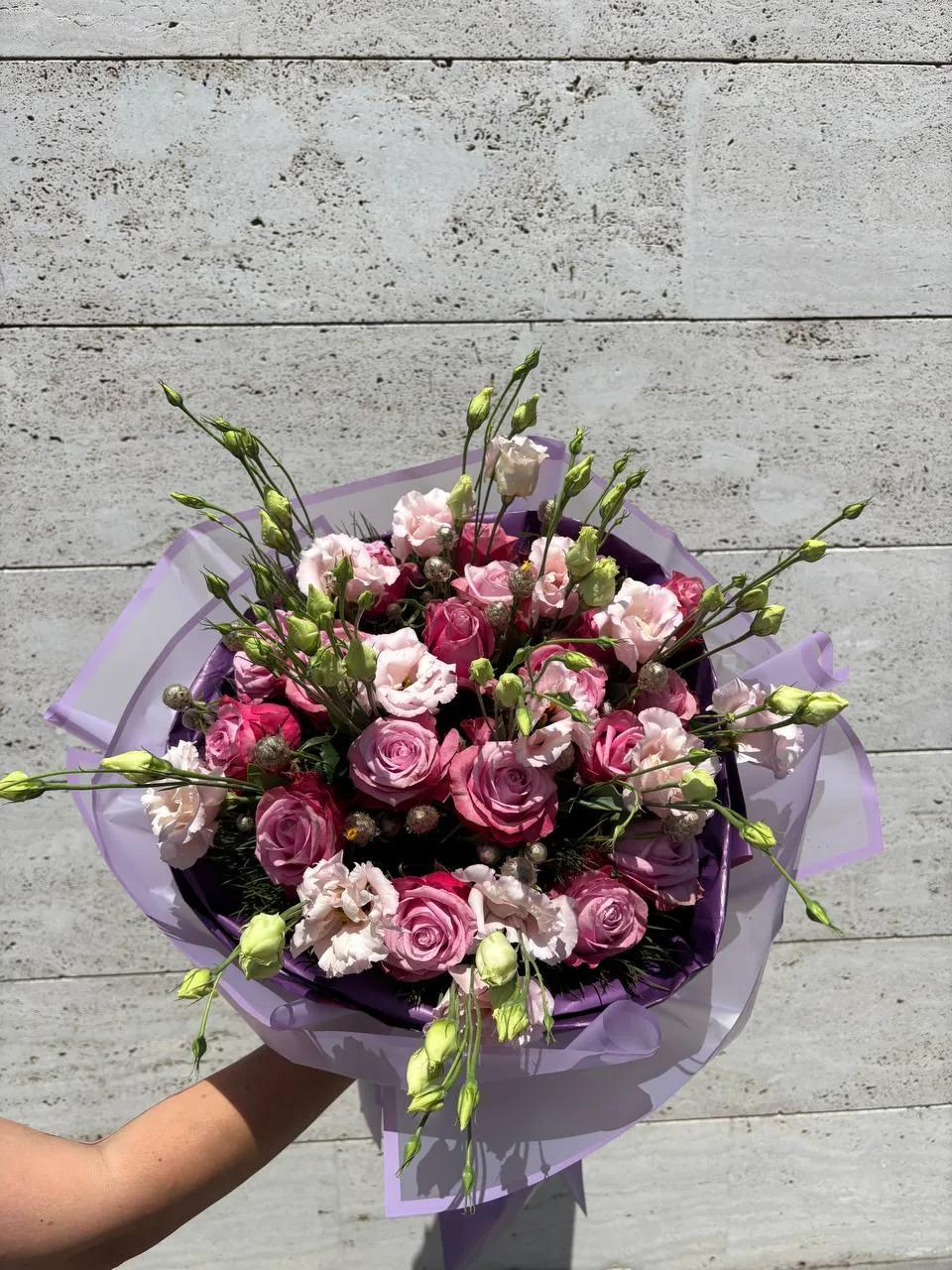 Bouquet with roses and lisianthus | ծաղիկներ, ծաղկեպսակներ, բույսեր Երևան Bouquet with roses and lisianthus | ծաղիկներ, ծաղկեպսակներ, բույսեր Երևան
