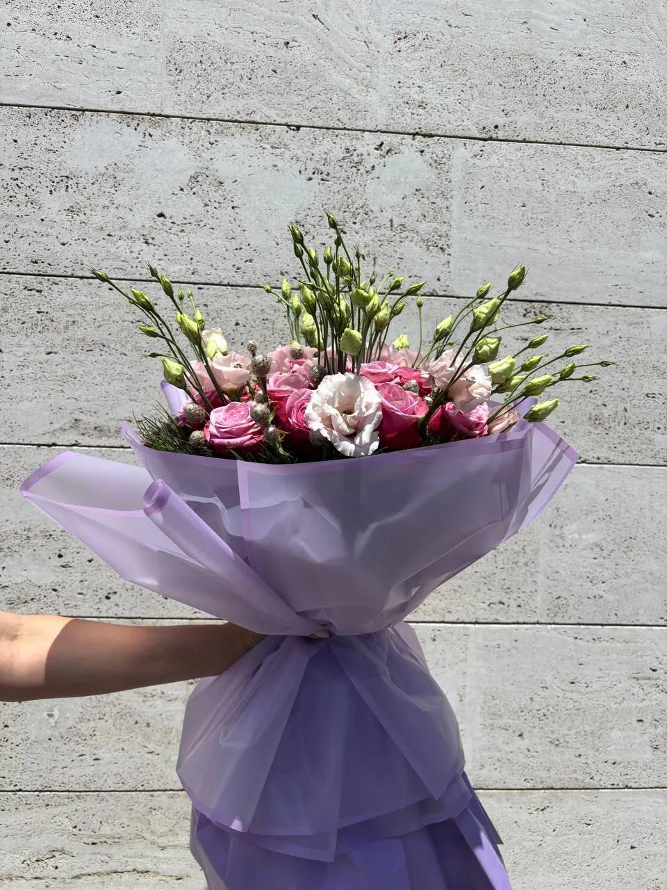 Bouquet with roses and lisianthus | ծաղիկներ, ծաղկեպսակներ, բույսեր Երևան Bouquet with roses and lisianthus | ծաղիկներ, ծաղկեպսակներ, բույսեր Երևան