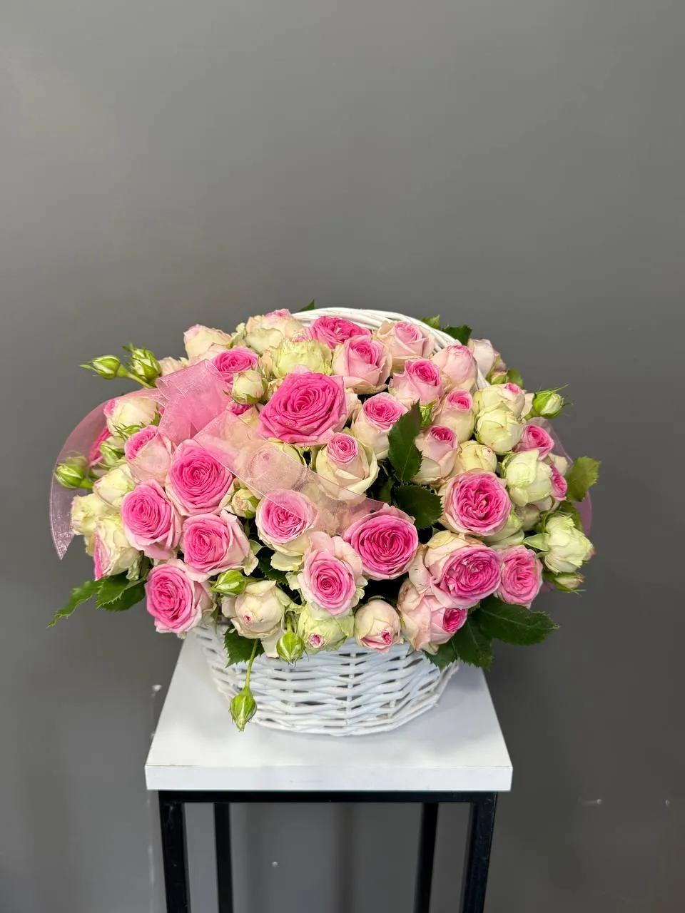 Bunch of roses in a basket | ծաղիկներ, ծաղկեպսակներ, բույսեր Երևան Bunch of roses in a basket | ծաղիկներ, ծաղկեպսակներ, բույսեր Երևան