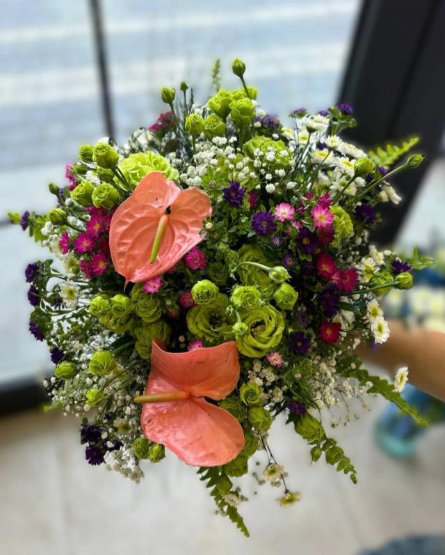 A bouquet of lisianthus and wildflowers | ծաղիկներ, ծաղկեպսակներ, բույսեր - առաքում Երևան A bouquet of lisianthus and wildflowers | ծաղիկներ, ծաղկեպսակներ, բույսեր - առաքում Երևան
