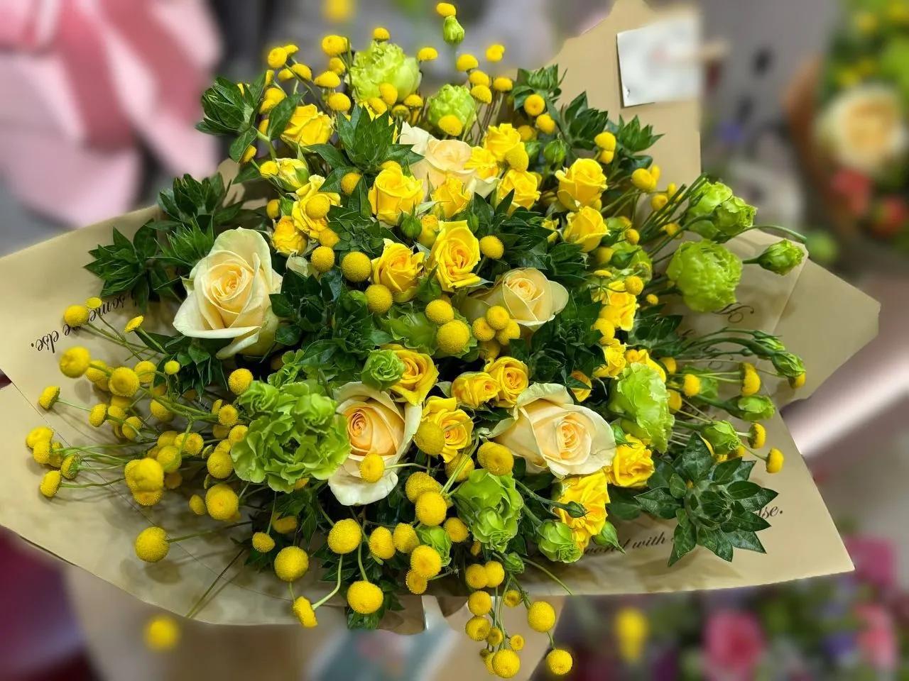 Yellow-green bunch | ծաղիկներ, ծաղկեպսակներ, բույսեր Երևան Yellow-green bunch | ծաղիկներ, ծաղկեպսակներ, բույսեր Երևան