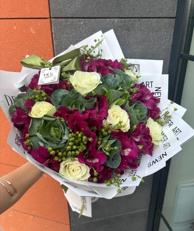 Творческая группа | ծաղիկներ, ծաղկեպսակներ, բույսեր - առաքում Երևան Творческая группа | ծաղիկներ, ծաղկեպսակներ, բույսեր - առաքում Երևան