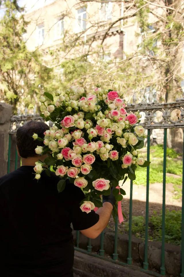Bunch of roses | ծաղիկներ, ծաղկեպսակներ, բույսեր - առաքում Երևան Bunch of roses | ծաղիկներ, ծաղկեպսակներ, բույսեր - առաքում Երևան