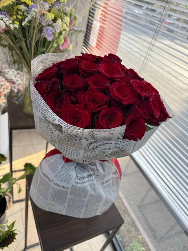 Bunch of red roses | ծաղիկներ, ծաղկեպսակներ, բույսեր - առաքում Երևան Bunch of red roses | ծաղիկներ, ծաղկեպսակներ, բույսեր - առաքում Երևան